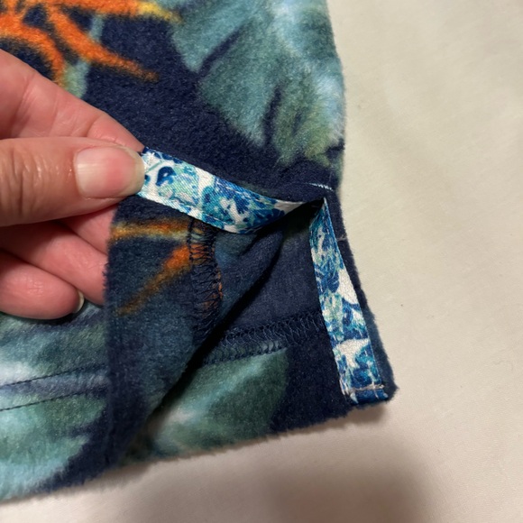 Tommy Bahama, XL, 1/4 zip Fleece - Picture 11 of 14